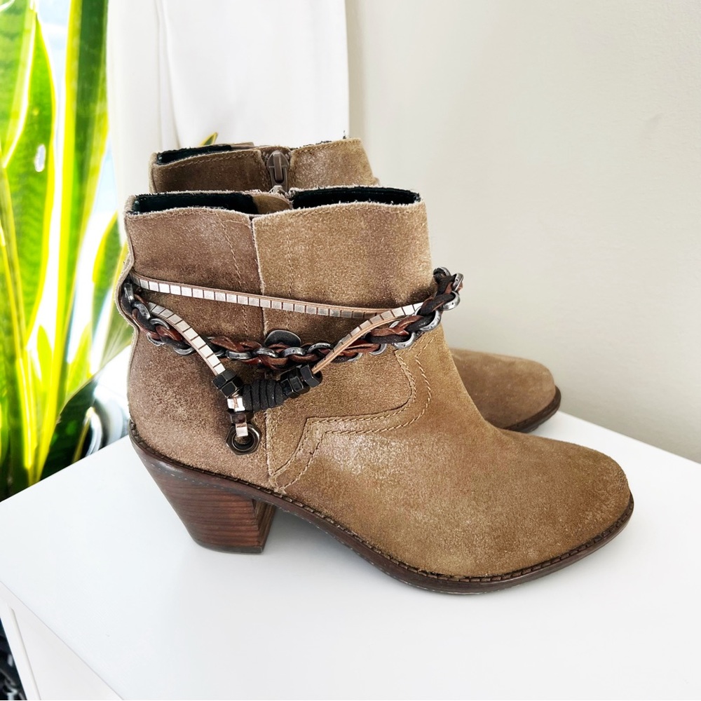 OTBT Belfair Tan Leather Zip Up Embellished Ankle Boots Size 6 - Picture 2 of 8